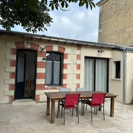 Petit Gite Avec Terrasse Thouarcé Exterior photo