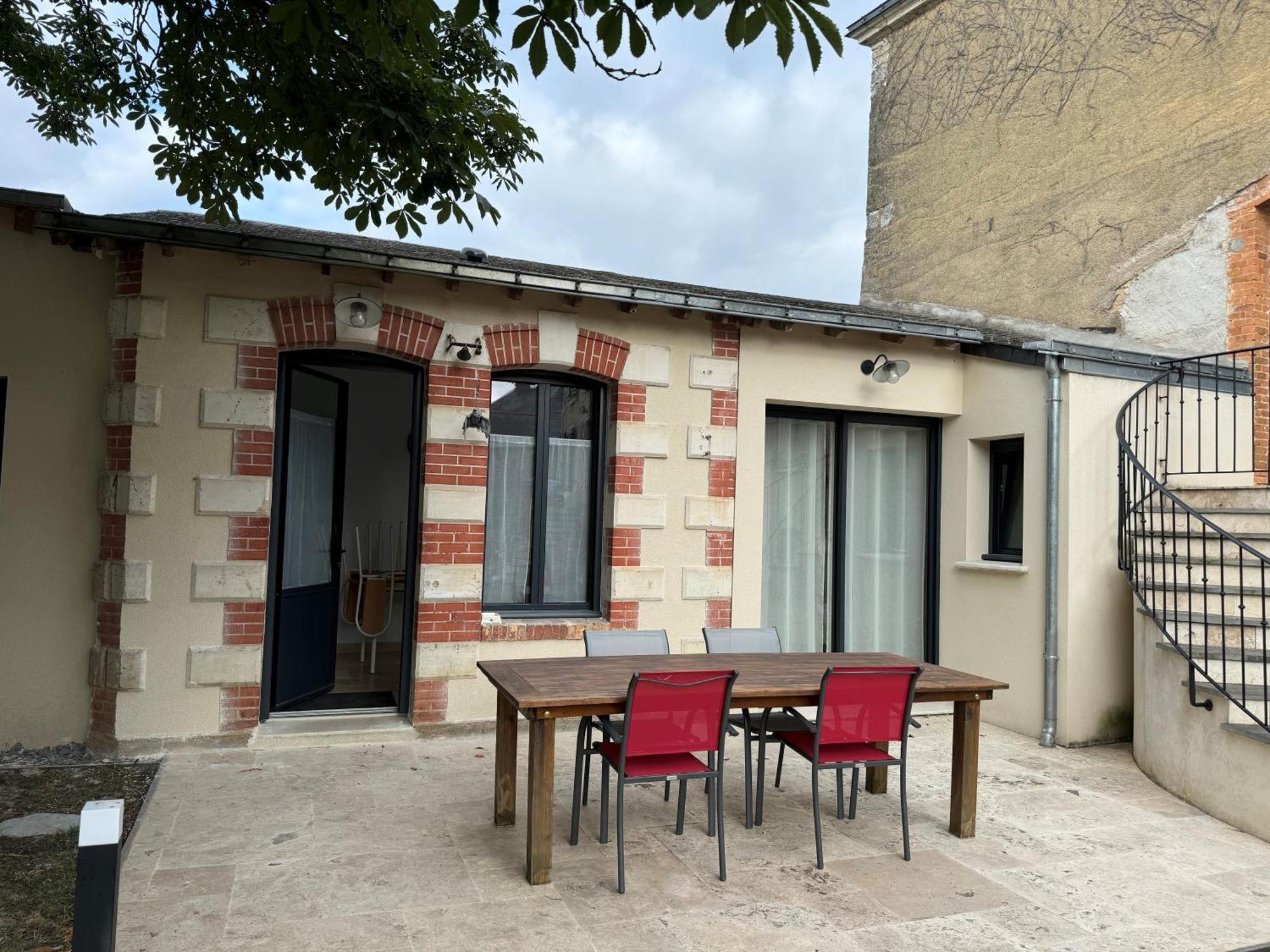 Petit Gite Avec Terrasse Thouarcé Exterior photo